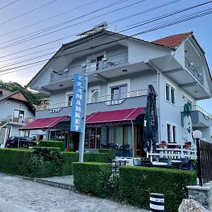  Guest house Eiffel's Albania