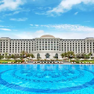 vinpearl-golf-land-resort-villas.nhatrangbesthotels.com/